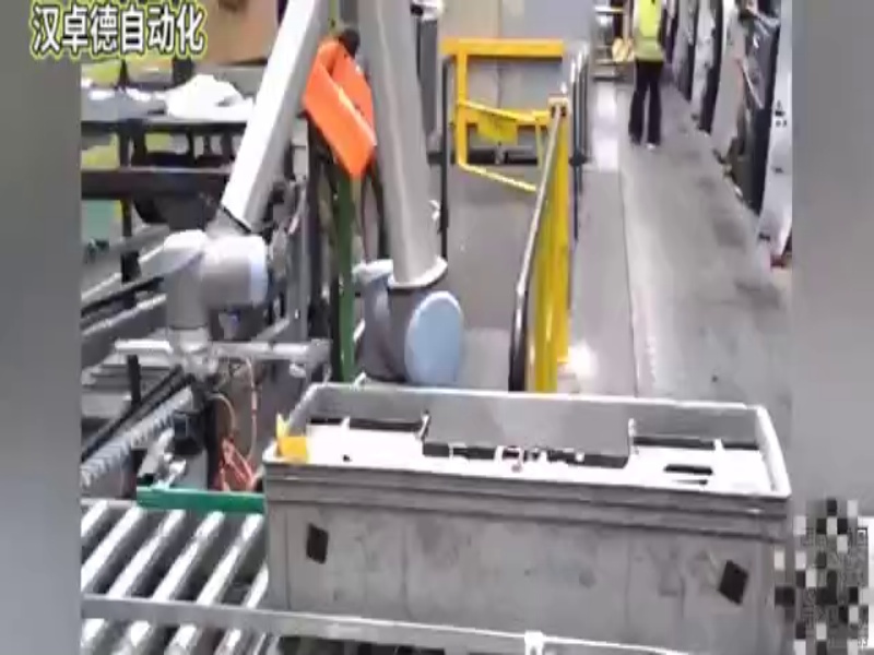 ur系列机器人车门装配线料框搬运