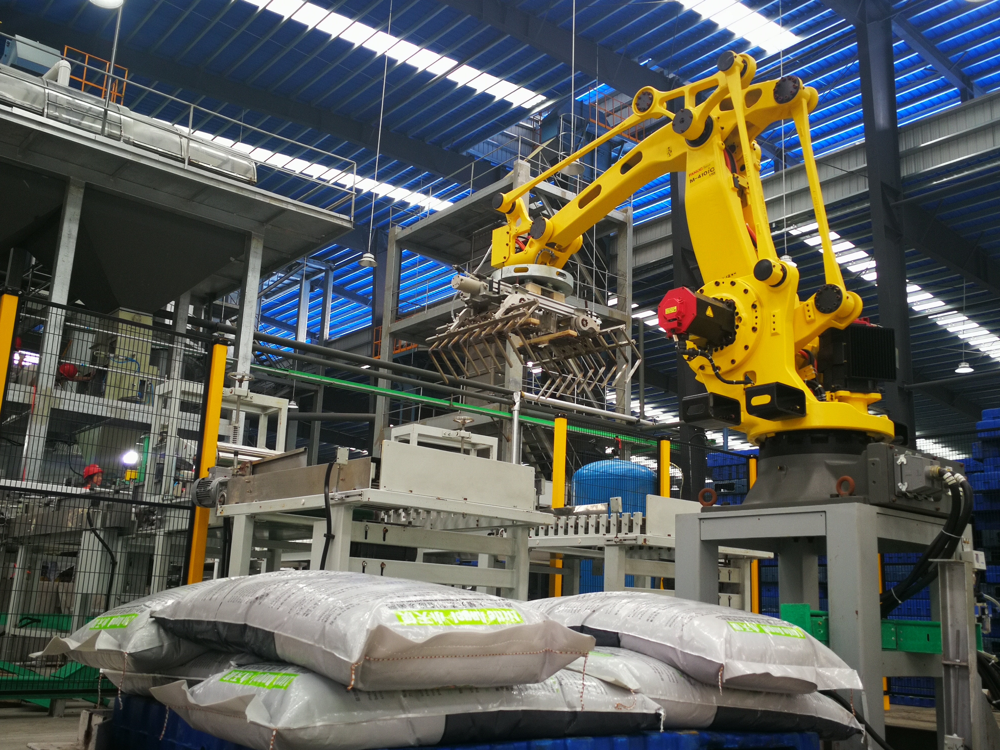 袋型箱型桶装产品码垛机器人-青岛英特盛智能科技有限公司-大学仕自动