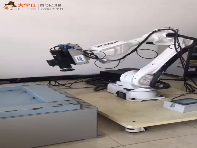 机器人打磨铁件去焊缝