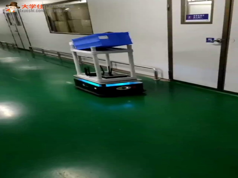 AGV背负式机器人在生产车间的应用