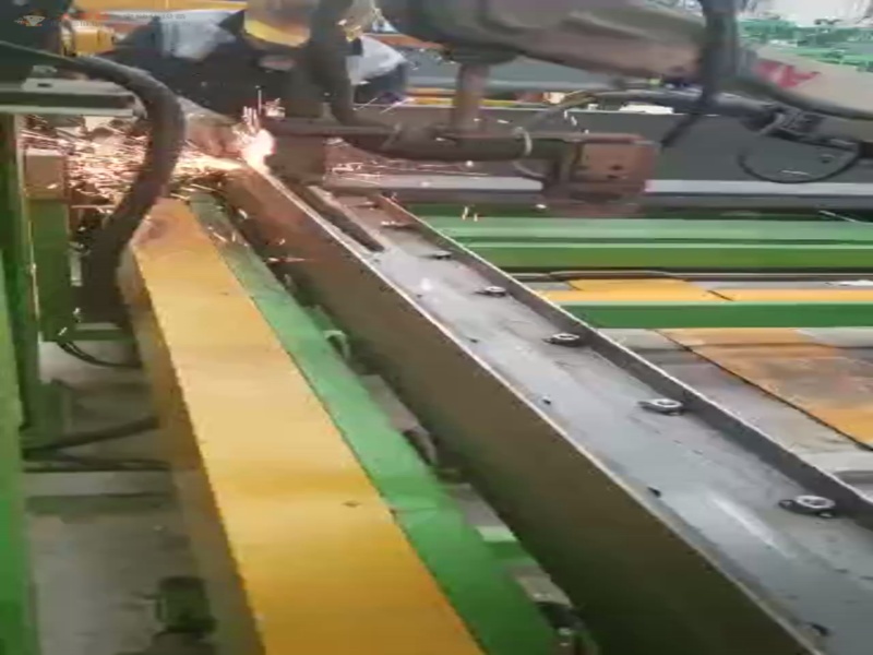 集装箱桁架悬挂机器人圆缝焊