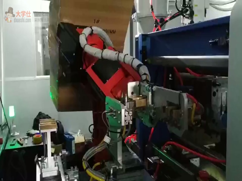注塑机机器人上下料