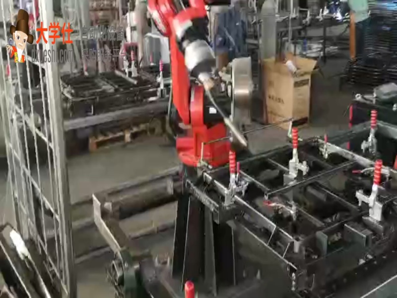 冷库周转箱自动化机器人焊接