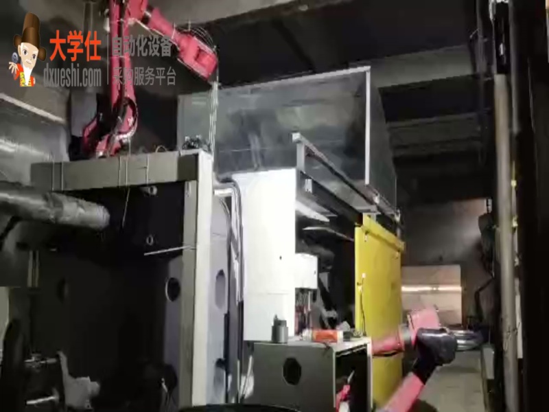 2台协作压铸喷雾取件机器人设备